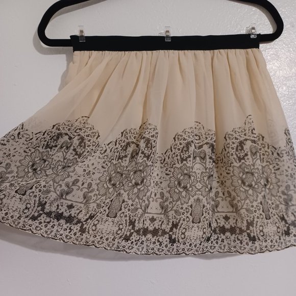 American Eagle Outfitters Cream and Black Floral Stretchy Skirt Women's XS - Picture 2 of 4